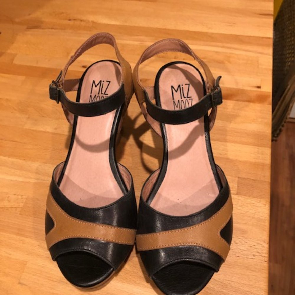 Miz Mooz size 7/37 5 leather wedge shoes